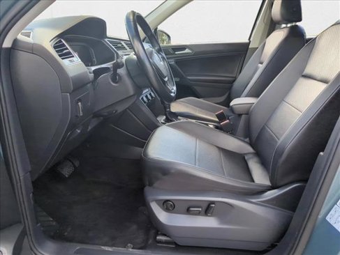 Used 2019 Volkswagen Tiguan SE image 12