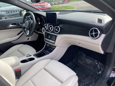 Used 2019 Mercedes-Benz GLA 250 4MATIC image 29