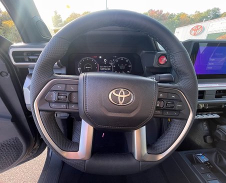 New 2025 Toyota Tacoma TRD Off-Road image 6