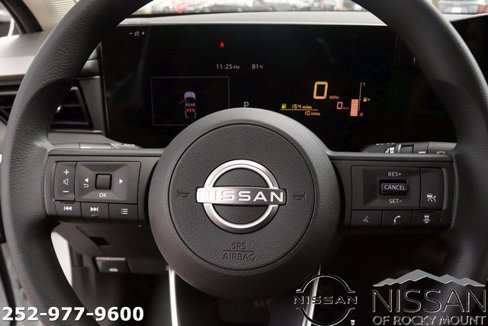 Used 2025 Nissan Kicks S image 16