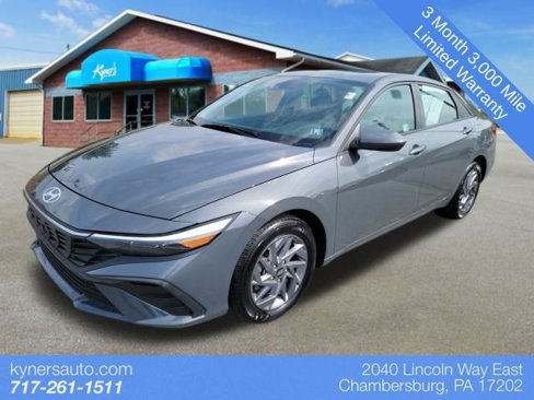 Used 2024 Hyundai Elantra SEL image 1