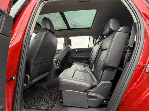 Used 2021 Volkswagen Atlas SE w/ Panoramic Sunroof Package image 12