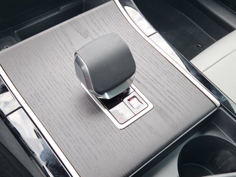 New 2026 Land Rover Range Rover Velar Dynamic SE image 19