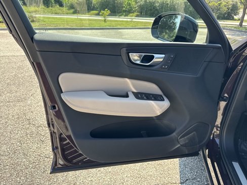 New 2026 Volvo XC60 B5 Core w/ Protection Package Premier image 15