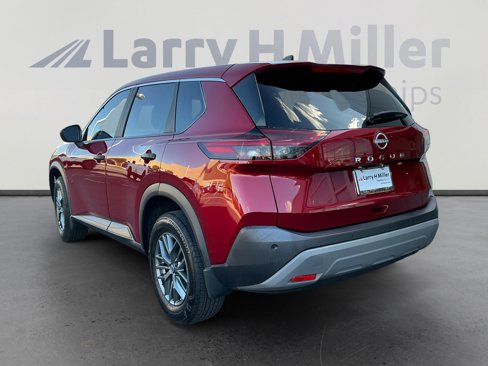 Used 2023 Nissan Rogue S image 3