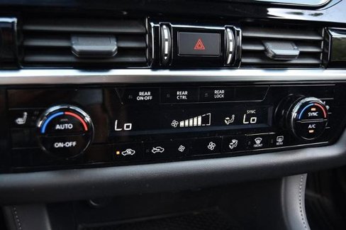 Certified 2024 Nissan Pathfinder SV image 16