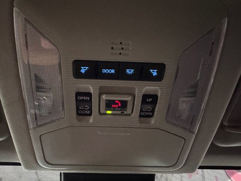 Used 2022 Toyota RAV4 XLE image 16