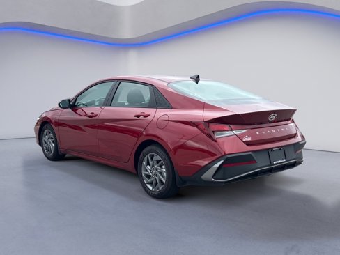 Certified 2024 Hyundai Elantra SEL image 7