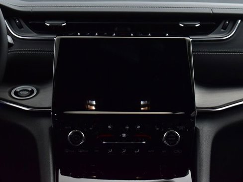 New 2024 Jeep Grand Cherokee L Overland w/ Trailer Tow Package image 28