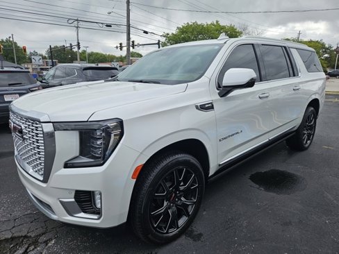 Certified 2023 GMC Yukon XL Denali w/ LPO, Floor Liner Package image 3