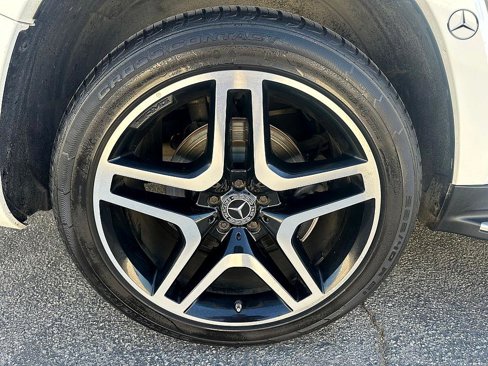 Used 2018 Mercedes-Benz GLS 550 4MATIC image 32