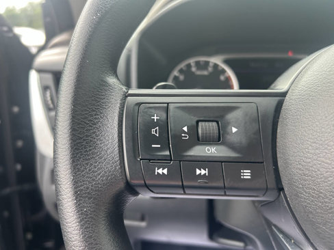 Used 2023 Nissan Rogue S image 15