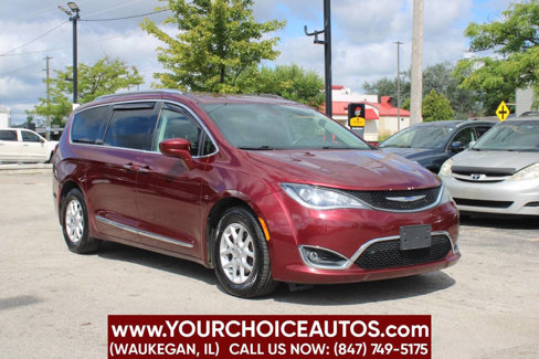 Used 2020 Chrysler Pacifica Touring-L image 3