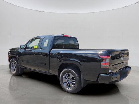 Used 2025 Nissan Frontier SV image 25