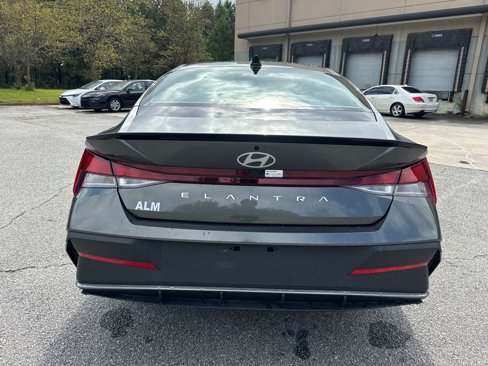 Used 2025 Hyundai Elantra Sport image 6