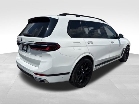Used 2024 BMW X7 xDrive40i image 9