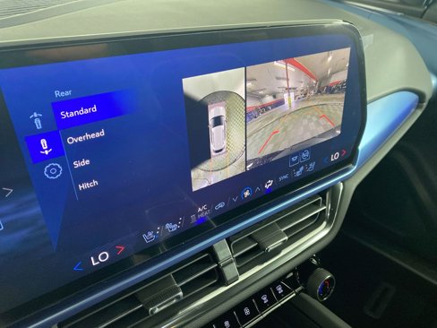 New 2025 Chevrolet Equinox EV LT w/ Convenience Package II image 16