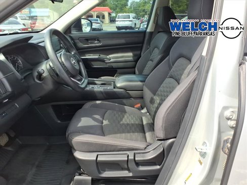 Used 2023 Nissan Pathfinder S image 10