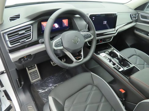 New 2026 Volkswagen Atlas Peak Edition image 10