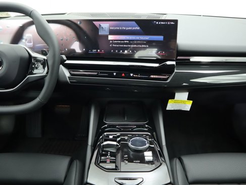 Used 2025 BMW 530i w/ Premium Package image 13
