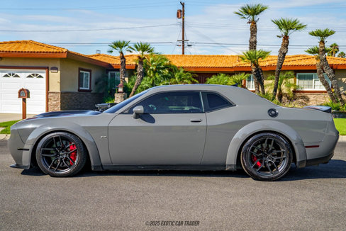 Used 2018 Dodge Challenger SRT Hellcat image 3