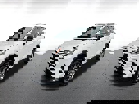 Used 2025 Toyota RAV4 LE image 3