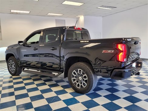 Used 2024 Chevrolet Colorado Z71 w/ Z71 Convenience Package 2 image 7