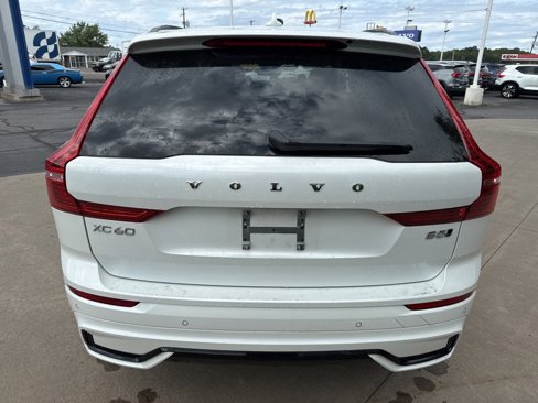 Certified 2025 Volvo XC60 B5 Plus image 3