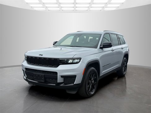 Used 2024 Jeep Grand Cherokee L Laredo image 3