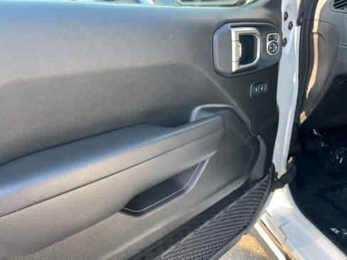 Used 2025 Jeep Wrangler Unlimited Rubicon image 20