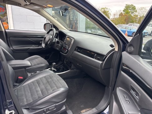 Used 2019 Mitsubishi Outlander AWD image 8