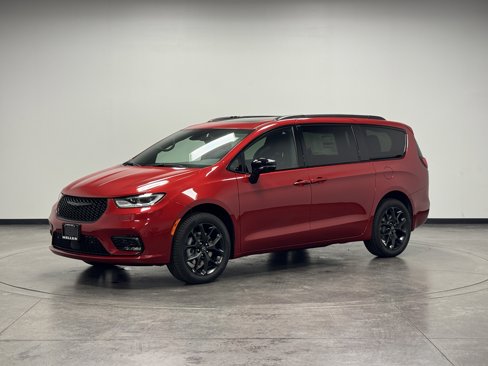 New 2026 Chrysler Pacifica Limited w/ S Appearance Package image 4