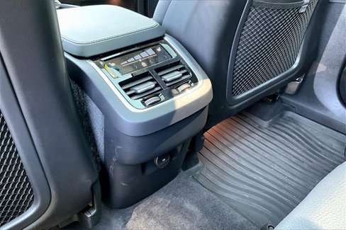 Certified 2025 Volvo XC90 B5 Plus w/ Protection Package Premier image 10