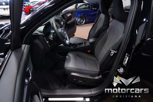 Used 2024 Volvo XC40 B5 Core image 26