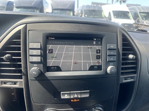Used 2023 Mercedes-Benz Metris image 11