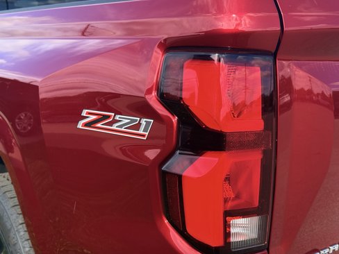 New 2025 Chevrolet Colorado Z71 w/ Technology Package image 4