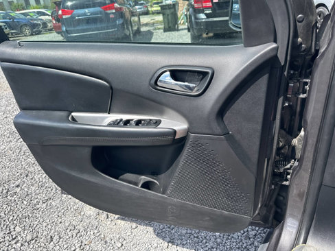 Used 2018 Dodge Journey SE w/ Popular Equipment Group image 14