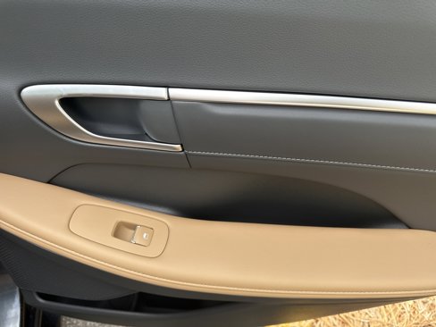 New 2025 Hyundai Sonata Limited image 16