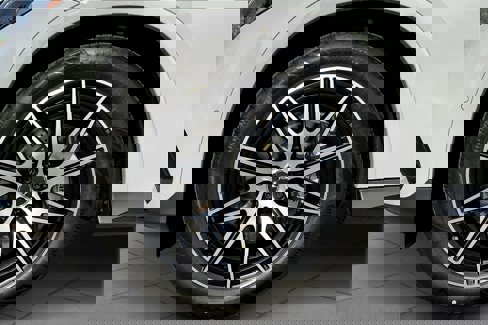 New 2025 Mercedes-Benz GLC 43 AMG 4MATIC image 15