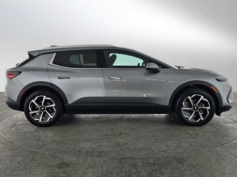 New 2026 Chevrolet Equinox EV LT image 2