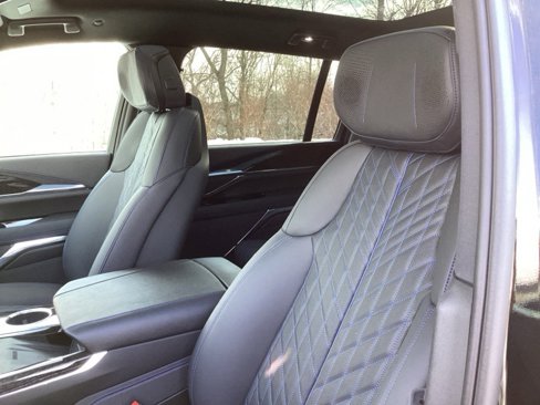 New 2025 Cadillac Escalade IQ Luxury 1 w/ Smart Trailering package image 17