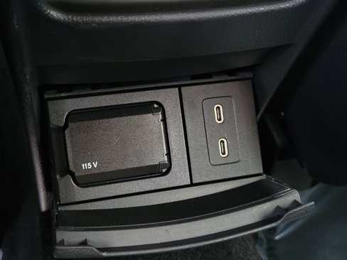 Certified 2025 Mercedes-Benz GLB 250 image 12