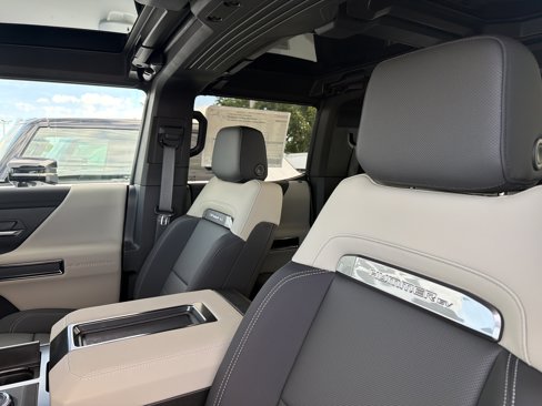 New 2026 GMC Hummer EV 4x4 Crew Cab image 11
