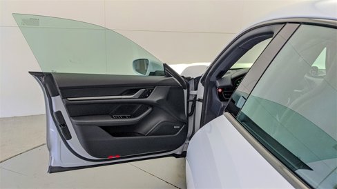 Certified 2025 Porsche Taycan 4S image 38