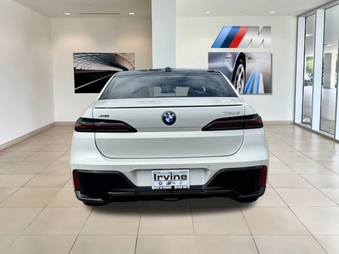 New 2026 BMW 750e xDrive image 8
