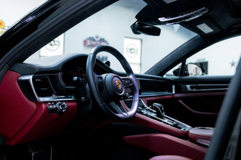 Used 2023 Porsche Panamera GTS image 2