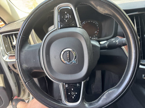 Used 2021 Volvo S60 T5 Momentum image 9