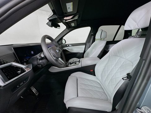 New 2026 BMW X5 xDrive40i w/ M Sport Package image 28