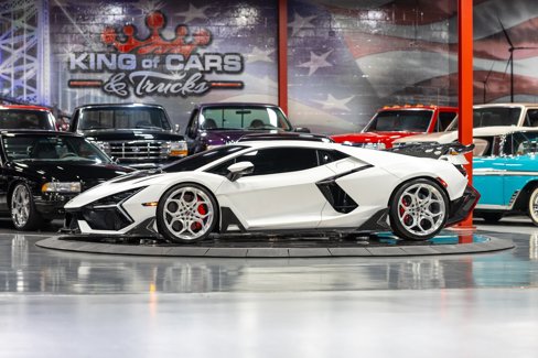 Used 2024 Lamborghini Revuelto image 23
