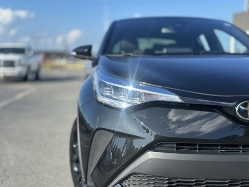 Used 2022 Toyota C-HR XLE image 11